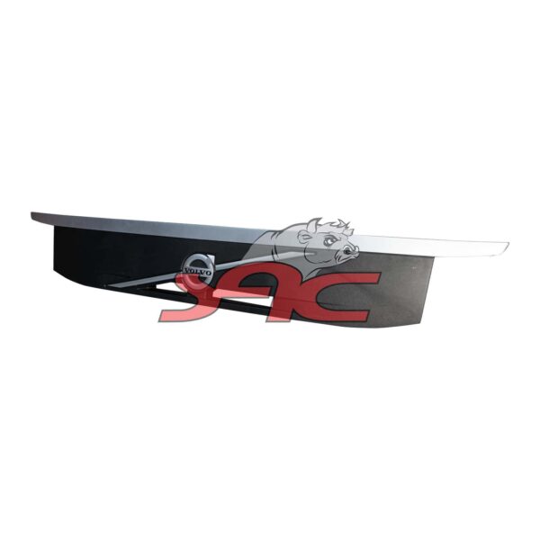 VOLVO FM V4 BONNET WITH EMBLEM AND STRIP