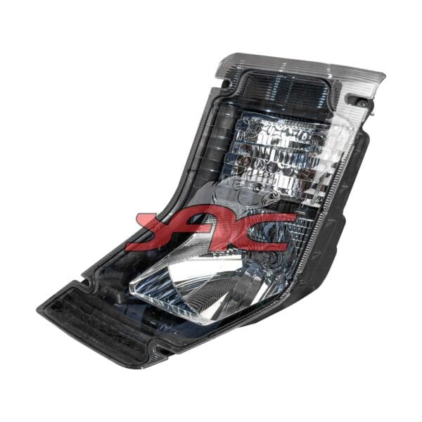UD QUESTER HEADLIGHT R/H